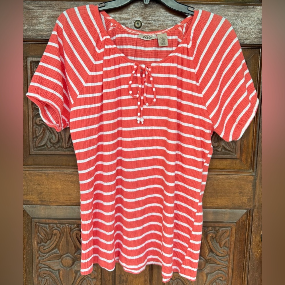 Fresh Brand Peach/Coral & White Striped Short Sleeve Top, Size Large. NWOT.